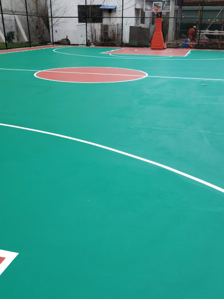 南开 球场长期使用易出现地面开裂